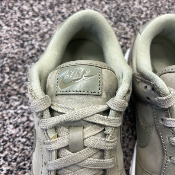 Nike Dunk Low PRM Neutral Olive Sail DV7415-200 Womens Size 5.5 - Picture 2 of 7